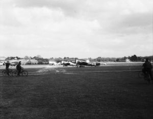 gc   muddiford field  england 1944   ng176